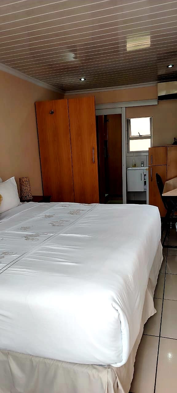 14 Bedroom Property for Sale in Amalinda Eastern Cape
